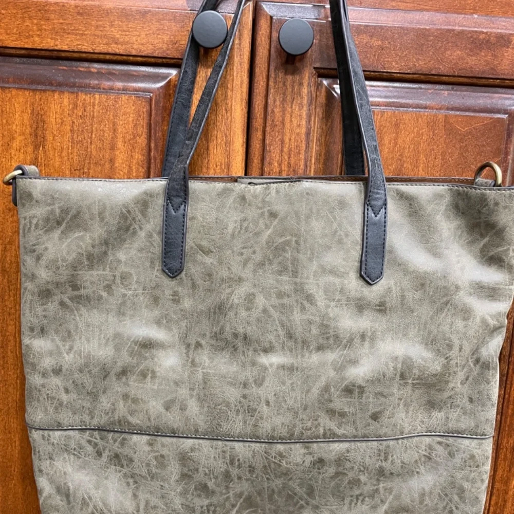 Joy Susan purse. - Picture 6 of 6